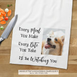 Paño De Cocina Divertido perro diciendo foto<br><div class="desc">Añade una foto de tu perro a esta divertida toalla de cocina de novedad con el dicho CADA COMIDA QUE HAGAS, CADA MALA QUE TOMES, TE ESTARÉ VIENDO. Cambie el color del texto y/o el color de fondo deseado en EDIT para coordinarlo con los colores de decoración de la cocina....</div>