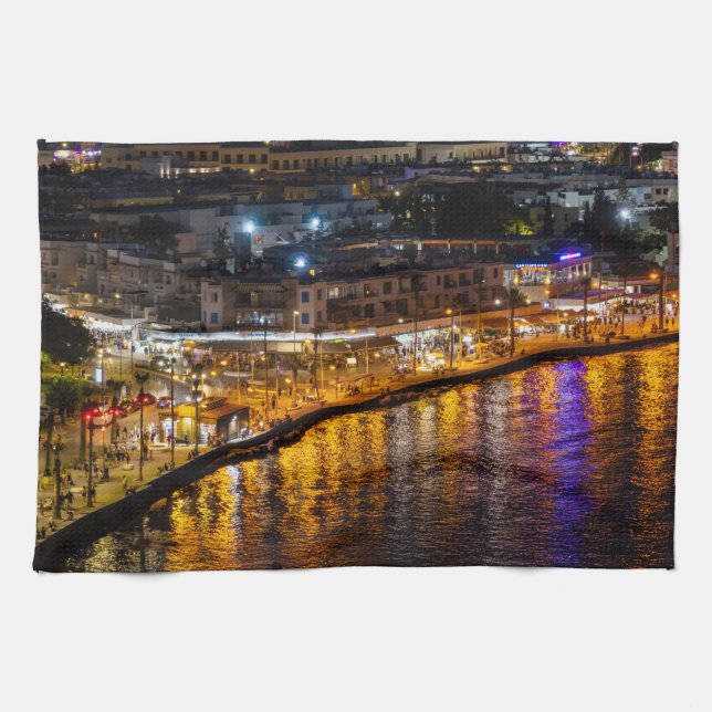 Paño De Cocina El paseo marítimo de Paphos por la noche, con vist (Horizontal)