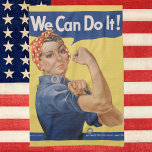 Paño De Cocina El patriótico vintage Rosie the Riveter, ¡Podemos<br><div class="desc">Diseño de patriotismo de ilustracion vintage con una dama que desde entonces se ha hecho conocida como Rosie the Riveter. "¡Podemos hacerlo!" es un poster estadounidense en tiempos de guerra de la Segunda Guerra Mundial que presenta una imagen inspiradora para aumentar la moral de las trabajadoras.</div>
