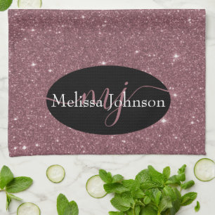 Paño De Cocina Elegante Rosa con letras de oro en la cocina negra