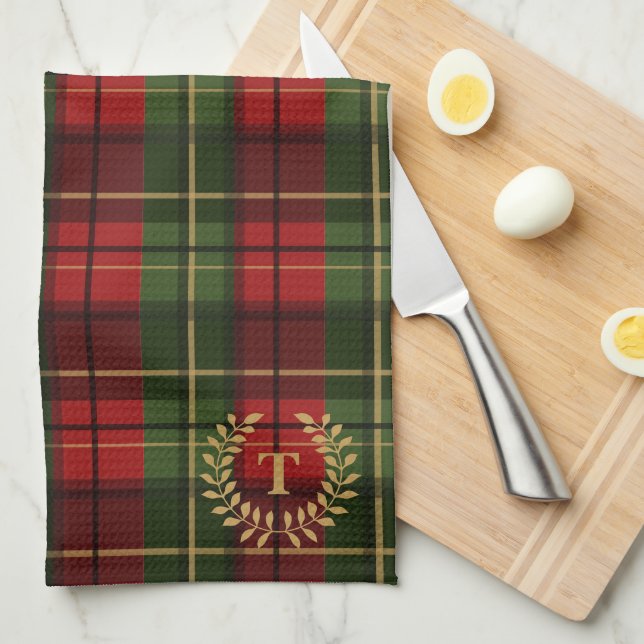 Paño De Cocina Festive Red And Green Tartan With Custom Monogram (Doblado Cuarto)