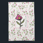 Paño De Cocina Flores silvestres rosas y verdes de gran tamaño pe<br><div class="desc">Toalla de cocina con tu nombre personalizado y flor rosa bonito dentro de un marco cuadrado con un borde rosa. El fondo es un patrón con flores silvestres rosas dibujadas a mano con tallos verdes largos y hojas sobre un fondo de color blanco concha de huevo. El diseño también está...</div>