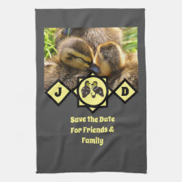 Paño De Cocina Foto en monograma de adorable Twin Ducklings