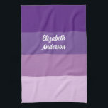 Paño De Cocina Frasco de color Púrpura Banda horizontal<br><div class="desc">Un diseño de bloques de colores con rayas horizontales en tonos violetas en un estilo minimalista moderno. ¡Disponible para ser personalizado!</div>