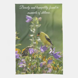 Paño De Cocina Goldfinch en una flor harebell