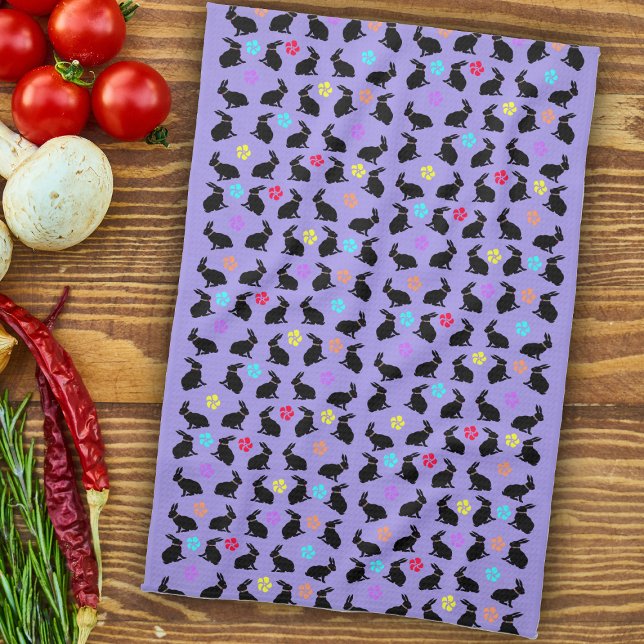 Paño De Cocina Grupo Primavera Negra Sitting Rabbits Flores Purpl (Black silhouette rabbits colourful flowers on purple kitchen towel for sprint or Easter.)