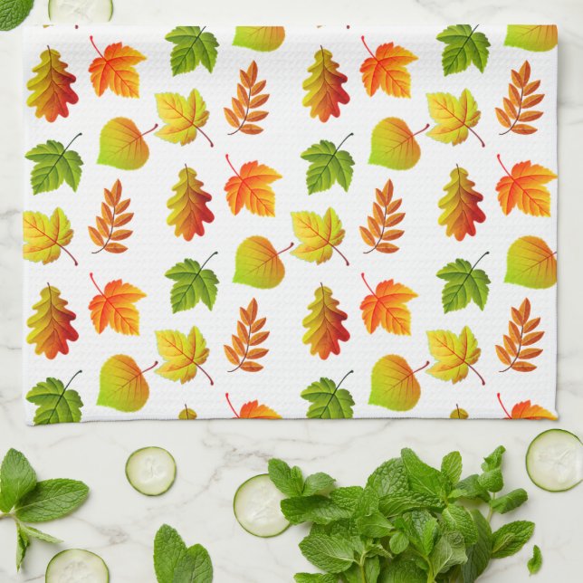 Paño De Cocina Hermosas hojas de otoño sobre blanco (Doblado)