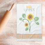 Paño De Cocina Hola Summer Sunflower Gingham<br><div class="desc">Una toalla de cocina con un ilustracion original de Mango Moon Studio. ¡Hola,  verano! Un girasol acuático amarillo y soleado,  acompañado por una encantadora frontera de gingham marrón que añade un toque de elegancia rústica.</div>