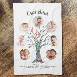 Paño De Cocina Keepsake de foto de la abuela<br><div class="desc">Esta moderna toalla de cocina de la abuela está decorada con un colorido árbol familiar de mosaicos. Fácil personalizable con una selección de siete fotos y los nombres de los nietos. Hace un regalo perfecto para tu abuela. Original Mosaico © Michele Davies.</div>