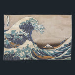 Paño De Cocina La gran ola de Kanagawa<br><div class="desc">La Gran Ola de Kanagawa es una huella de madera del artista japonés Hokusai. Se publicó alrededor de 1830 a finales del periodo Edo.</div>