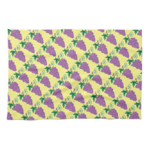 Las uvas agrupan en hacer juego amarillo