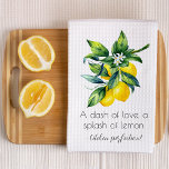 Paño De Cocina Lemon Watercolor<br><div class="desc">Relájese en su cocina con esta toalla de cocina de color limón, con limones amarillos vibrantes, hojas verdes frescas y un alegre diseño de acuarela. Una cita juguetona añade un divertido giro cítrico, perfecto para traer un resplandor de sol a su rutina diaria. ¡Un toque fresco y frutícola para cualquier...</div>