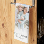 Paño De Cocina Madre foto madre personalizada<br><div class="desc">La mejor toalla de cocina de 7 Collages de fotos de mamá personalizada. Esta toalla de cocina personalizado es un regalo atento y práctico para mamá que combina funciones con recuerdos familiares favoritos. El diseño presenta un diseño de collage de 7 fotos, perfecto para capturar y mostrar momentos especiales de...</div>