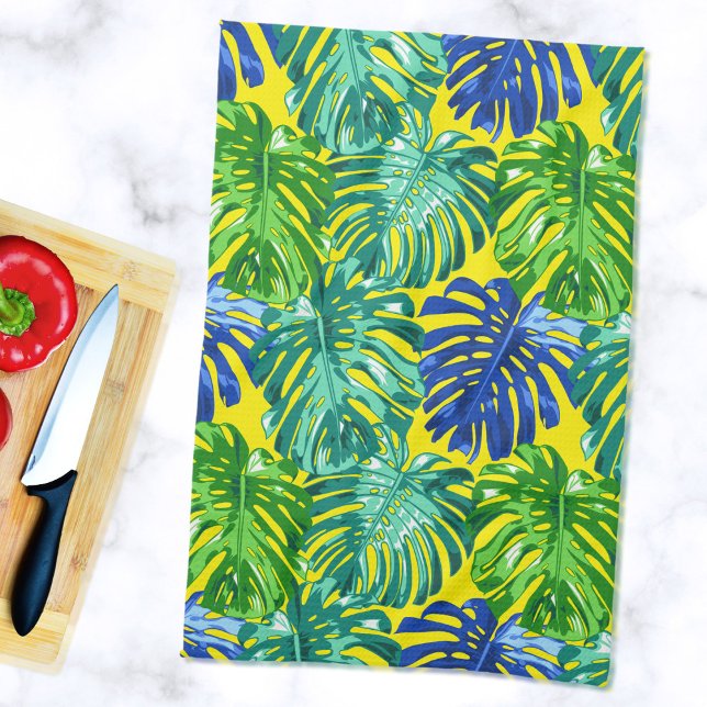 Paño De Cocina Mamá verano tropical deja amarillo verde (Mockup of full kitchen towel on marble countertop)