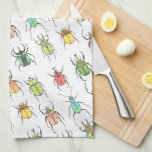 Paño De Cocina Manantial de escarabajo de color agua<br><div class="desc">Un diseño divertido y vibrante de bugs de amor para decorar tu espacio! Estos escarabajos están pintados con colores vivos y bonitos y decorados con corazones.  Un regalo perfecto para El día de San Valentín,  amantes de los bugs,  o decoración de primavera!</div>