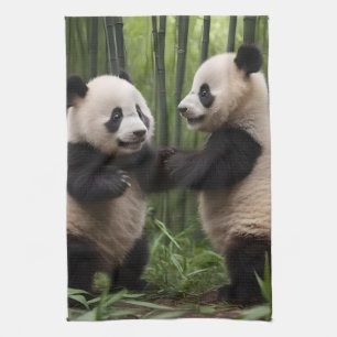 Paño De Cocina Maravillas caprichosas: Los bebés pandas juegan en