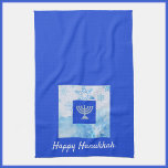 Paño De Cocina Menorá preciosa azul de Hanukkah<br><div class="desc">Adorable gráfica de menorá con "FELIZ HANUKKAH" en letra cursiva. ¡Preciosa en cualquier cocina!</div>