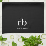 Paño De Cocina Monograma Clásico Elegante Mínimo Negro y Blanco<br><div class="desc">Un diseño de monograma minimalista con grandes iniciales tipográficas en un tipo de letra clásico con su nombre debajo sobre un simple fondo negro. ¡El regalo o accesorio perfectamente personalizado!</div>