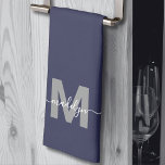 Paño De Cocina Monograma de nombre azul de la marina<br><div class="desc">Personalizado Personalizado Crea Tu Propia Toalla De Cocina Monograma Con Nombre Inicial Blanco De La Marina. Añada un toque de elegancia a su cocina con esta elegante toalla monogramada. Diseñado para un estilo triple, cuenta con una inicial gris y un nombre de guión blanco, todo ello contra un fondo azul...</div>