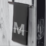 Paño De Cocina Monograma de nombre blanco negro<br><div class="desc">Personalizado Personalizado Crea Tu Propia Toalla De Cocina Monograma De Nombre Blanco Negro. Añada un toque de elegancia a su cocina con esta elegante toalla monogramada. Diseñado para un estilo de tres pliegues, cuenta con una inicial gris negrita y un nombre de guión blanco fluido, que ofrece un aspecto personalizado...</div>
