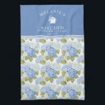 Paño De Cocina Monograma elegante del patrón de las flores de hid<br><div class="desc">Añada un toque personalizado a su cocina con esta elegante toalla con un hermoso patrón floral de hidrangea azul y un monograma personalizado. Perfecto para el uso diario,  regalos para el hogar o ocasiones especiales,  combina estilo y funcionalidad para realzar cualquier decoración de cocina.</div>