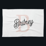 Paño De Cocina Monograma personalizado moderno y nombre Pastel ro<br><div class="desc">Presentamos nuestro moderno Monograma personalizado y toalla de cocina rosa Name Pastel, una elegante adición a la decoración de su cocina. Esta toalla de cocina presenta un diseño contemporáneo en rosa pastel suave, personalizado con su monograma y su nombre para darle un toque personalizado. Perfecto para secar platos, limpiarse las...</div>