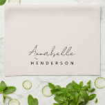 Paño De Cocina Monograma Rubor Pink | Femeninas Minimalistas mode<br><div class="desc">Un diseño de monograma personalizado sencillo y elegante, con una tipografía de escritura manuscrita minimalista moderna, emparejada con una tipografía de bloques en negro sobre un elegante fondo rosa pastel. El nombre del monograma se puede personalizar fácilmente para hacer un diseño tan único como usted! El regalo o accesorio perfectamente...</div>