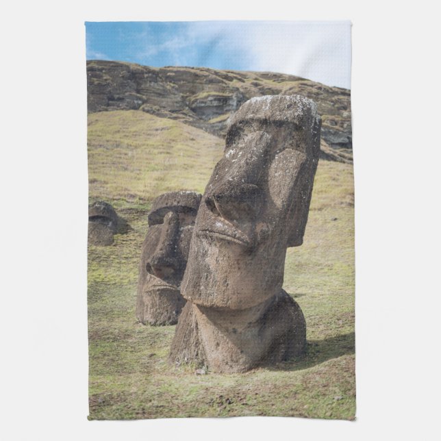 Paño De Cocina Monuments | Easter Island, Chile (Vertical)