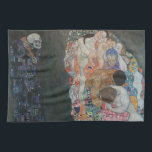Paño De Cocina Muerte y vida por Gustav Klimt Vintage Art Nouveau<br><div class="desc">Muerte y Vida (1908) de Gustav Klimt es un fino cuadro de arte de la época victoriana con dos partes separadas, Vida y Muerte. A la izquierda, la muerte la representa un rascacielos oscuro clásico con un cráneo sonriente, cubierto con una bata oscura adornada con una cruz religiosa. A la...</div>