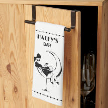 Mujer retro en Martini Glass Bar