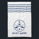Paño De Cocina Nautical Anchor Oars Stars Bote Nombre Azul Blanco<br><div class="desc">Ancla Náutica personalizado con orejas - remo y estrellas y tu nombre de barco personalizado en azul marino sobre una toalla de cocina blanca con franjas de ángel.</div>