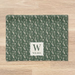 Paño De Cocina Navidades de nombres de monograma verde y beige de<br><div class="desc">Toalla de mano de cocina en monograma diseñada por personalizados para la temporada de vacaciones,  con un diseño rústico de Navidades verdes y beige con un nombre y una inicial personalizados.</div>