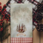 Paño De Cocina Navidades De Oso De Woodland Llegan Bearly Wait<br><div class="desc">Pequeño oso oso de vacaciones con traje de santa, "Navidades vienen y podemos esperar temprano" guión de diseño de vacaciones con texto mudo de color rojo oscuro y moreno de mocha. El diseño presenta un oso bebé dulce enclavado con sus regalos navideños respaldados por un mocha y un bosque gris...</div>