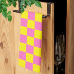 Paño De Cocina Neon Pink Yellow Checkboard Checkerboard Vintage<br><div class="desc">Tablero de verificación de color rosa y amarillo neón | Vintage | Clásica | Trendy | Elegante | Moda | Mínimo</div>