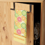 Paño De Cocina Nombre de familia Citrus Slices<br><div class="desc">Su personalización con un patrón de rodajas de cítricos de naranjas,  limones,  limas y pomelo,  esta toalla de cocina es perfecta para decoración casera o como regalo. COINCIDIENDO con los artículos de nuestra tienda.</div>