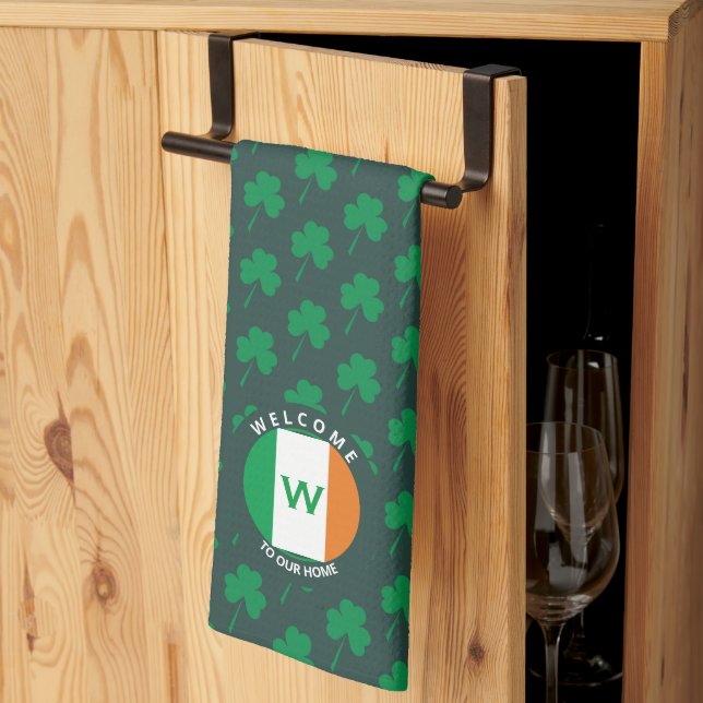 Paño De Cocina Nombre moderno Monograma Bandera irlandesa Shamroc (Pliegue de tercios)