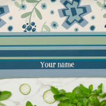 Paño De Cocina Nombre personalizado de la Moda de diversión de la<br><div class="desc">Moda Azul Floral Elegante Toalla de Cocina Personalizada. Estas toallas de cocina únicas son un regalo perfecto para celebrar un cumpleaños, jubilación, aniversario, etc... Personalice con un nombre o cita favorita. Una forma divertida de añadir algo de color a tu cocina. Págalo con una botella de vino y hace un...</div>