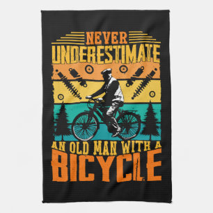 Paño De Cocina Nunca Subestimes a un Hombre Mayor en una Biciclet