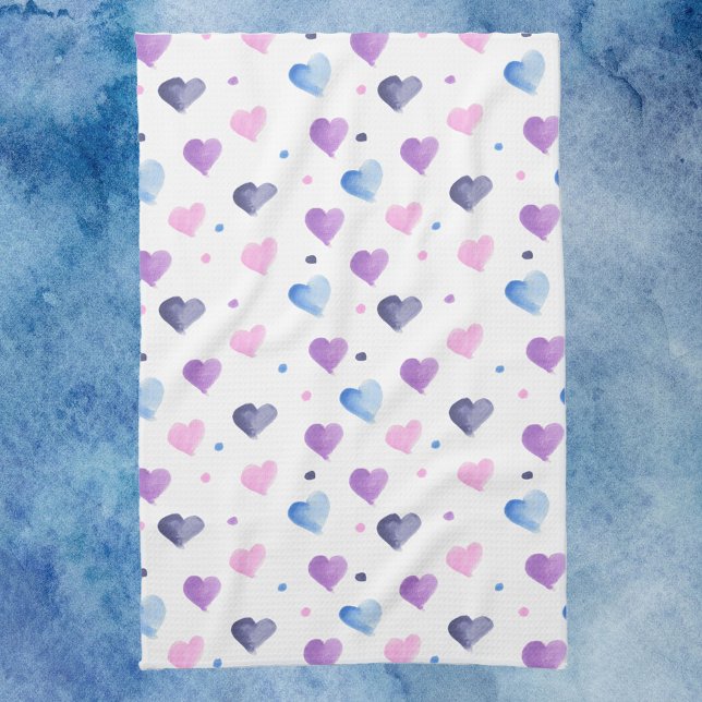 Paño De Cocina Patrón de acuarela Azul rosa Púrpura (A kitchen towel with a watercolor heart pattern done in pink, blue and purple)