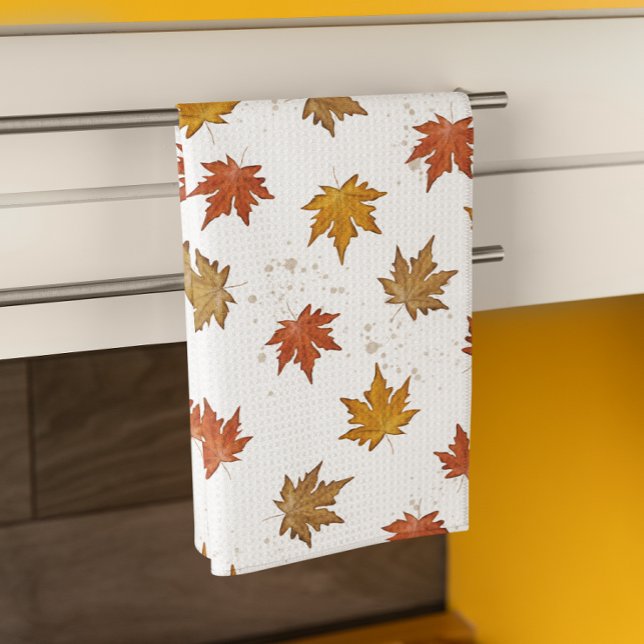 Paño De Cocina Patrón de acuarela de hojas de otoño (Fall autumn leaves pattern gold and brown kitchen towel.)