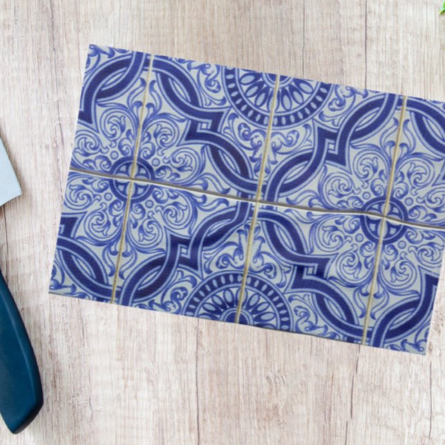 Paño De Cocina Patrón de mosaico mediterráneo blanco y azul fresc (Add fresh elegance to your kitchen with this blue + white vintage Azulejo pattern tea towel!)