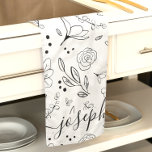 Paño De Cocina Patrón floral simple blanco negro personalizado<br><div class="desc">Eleva la decoración de tu cocina con esta toalla de cocina personalizada de estilo floral blanco y negro. Con mi estampado floral en blanco y negro de moda, esta elegante toalla de cocina añade un toque de sofisticación moderna a cualquier cocina. Personalízalo con un nombre en un guión moderno o...</div>