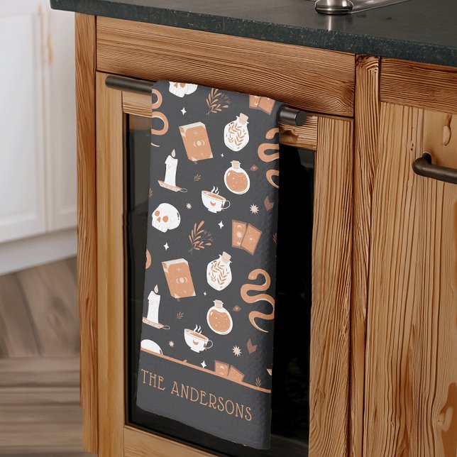 Paño De Cocina Patrón místico de Halloween de Crystal Boho Person (Subido por el creador)