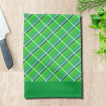 Paño De Cocina Patrón retro verde de plástico horizontal blanco<br><div class="desc">Una toalla de cocina de estampado retro verde con finas rayas horizontales de bordes azules y blancos y verdes en los extremos.</div>