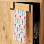 Paño De Cocina Patrón rosa de los cazadores de nueces mágicos<br><div class="desc">Una toalla de cocina de Navidades amables y divertidos con ilustracion de gato,  perro y ratón dibujado a mano como personajes de ballet peatonal. El fondo es rosa.</div>
