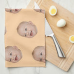 Paño De Cocina Personalizado haciendo un regalo de abuela persona<br><div class="desc">Personalizado Regalo de hormigón de cara Toalla de cocina personalizada de la abuela</div>
