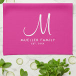 Paño De Cocina Personalizado Plantilla Monograma Nombre de famili<br><div class="desc">Subir personalizado Añadir su diseño fotográfico o logotipo Texto elegante moderno Monograma personalizado nombre inicial / plantilla de nombre familiar Toalla de cocina rosa de moda.</div>