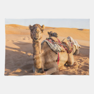 Paño De Cocina Primer plano de camello divertido en el desierto d