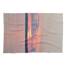 Puesta del sol del bermellón del lago