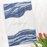 Paño De Cocina Purpurina de oro de Blue Marble Agate<br><div class="desc">Elegante diseño de mármol de ágata azul marino con purpurina de oro falso. Cambie el nombre a personalizar.</div>